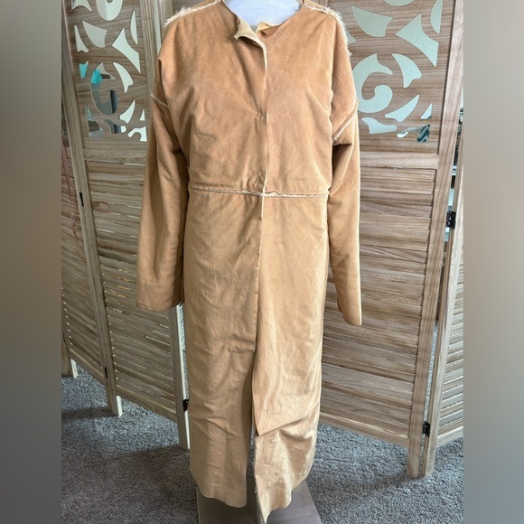 Banana Republic Jackets & Blazers - BANANA REPUBLIC ultra suede coat, size large, made in Italy